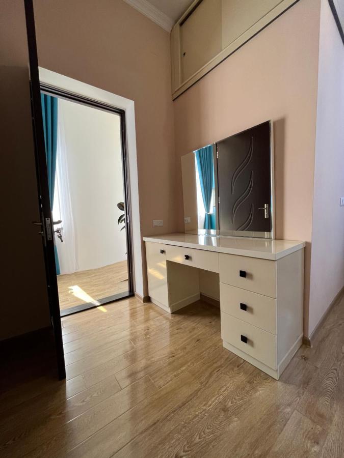 Guest House Mtani Near Colchis Fountain คูทายสิ ภายนอก รูปภาพ