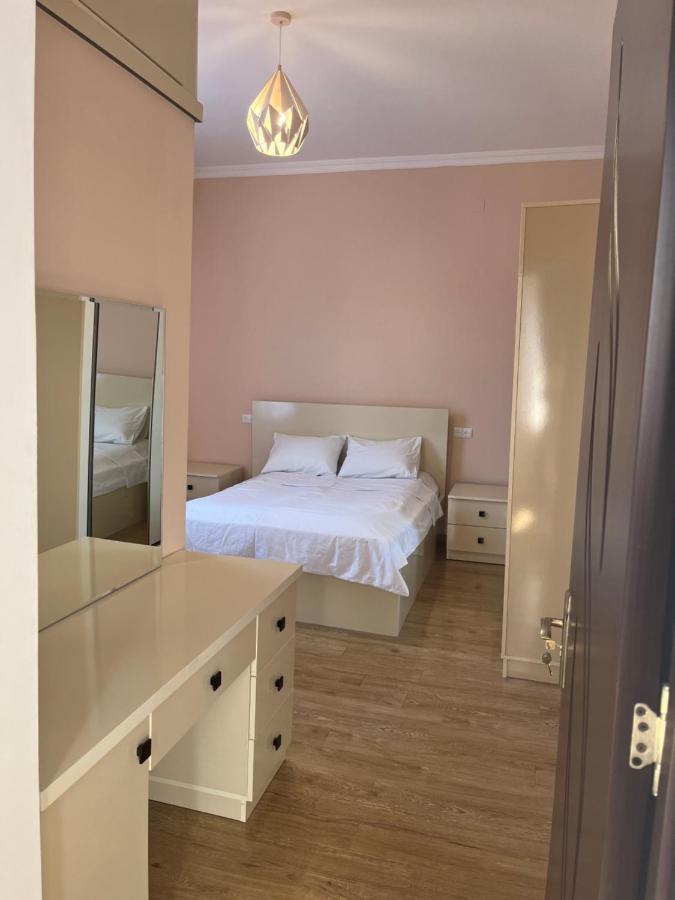 Guest House Mtani Near Colchis Fountain คูทายสิ ภายนอก รูปภาพ